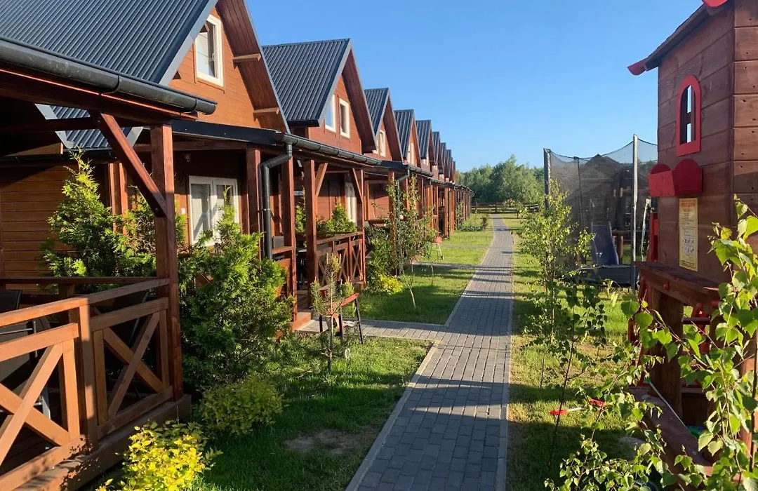 Pod Dębami Wicie- domki drewniane nad morzem-1