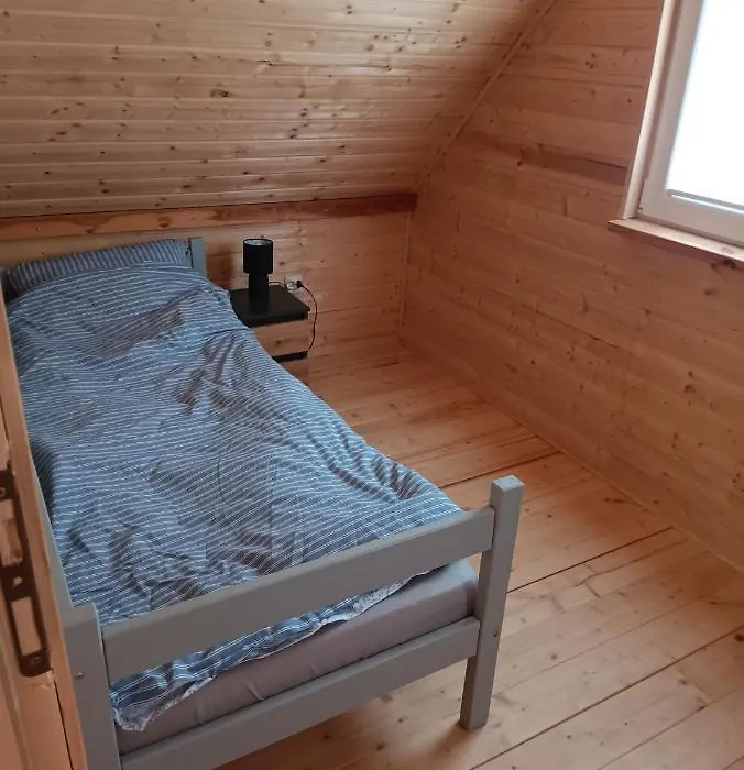 Drewniany domek na kaszubach u Oli-1