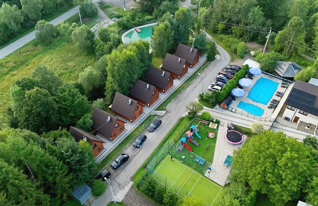 OW Domki Matiaszówka z PODGRZEWANYMI BASENAMI, kąpieliskiem ze zjeżdżalnią wodną, ogrodzonym placem zabaw i boiskiem-1