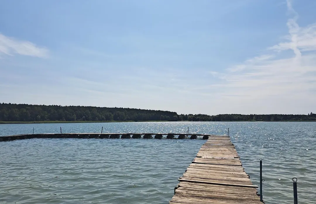 Domek nad jeziorem KRASNE-1