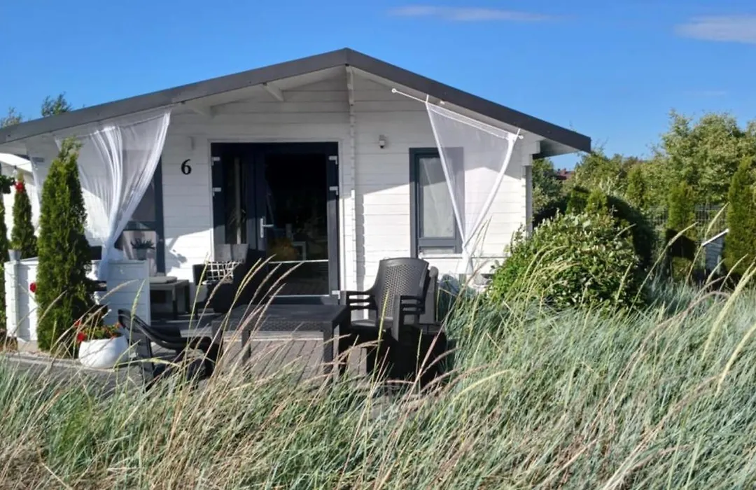 Domki LA MER USTKA z własnymi ogródkami- Balia z jacuzzi ,sauna ,rowery, klimatyzacja-1