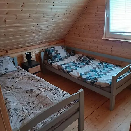 Drewniany domek na kaszubach u Oli-2