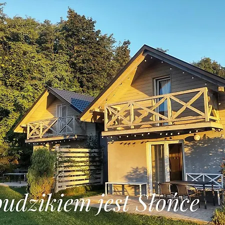 Pieprzowe Wzgórze - domki sauna góry rzeka-2