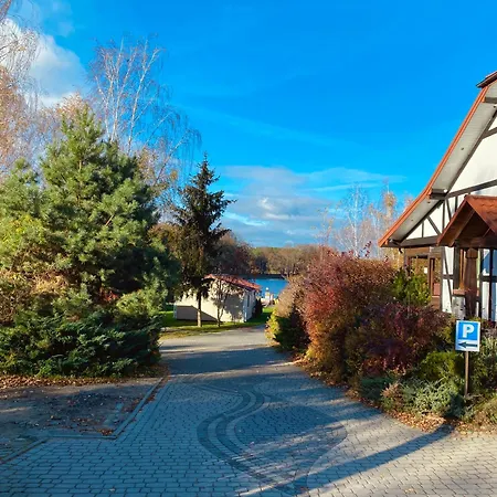 Resort Wejsunek domki na plaży-3