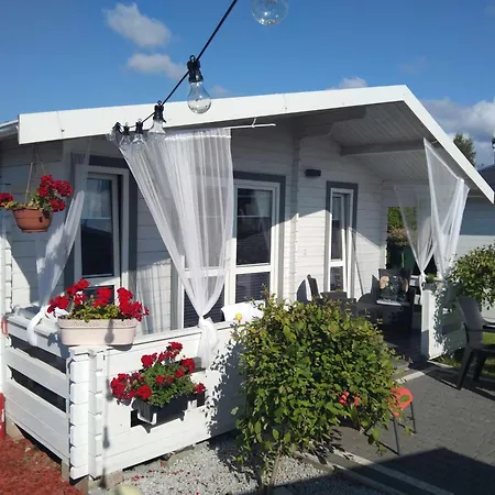 Domki LA MER USTKA z własnymi ogródkami- Balia z jacuzzi ,sauna ,rowery, klimatyzacja-2