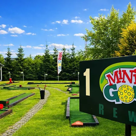 Domki Kapitańskie z prywatnym polem do gry w Mini Golf-2