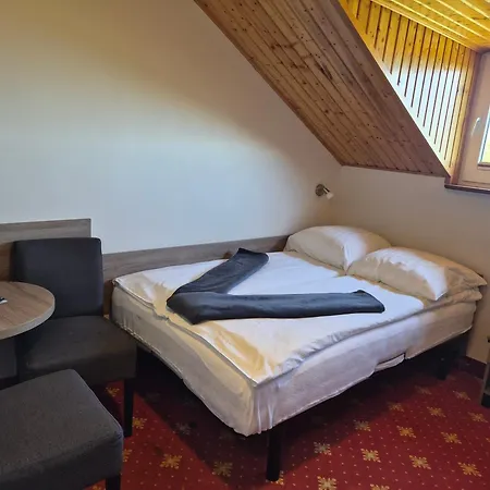 Domki, Apartamenty i Restauracja Włóczęga-2