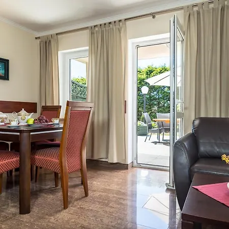 Domki Apartamentowe Fulay-2
