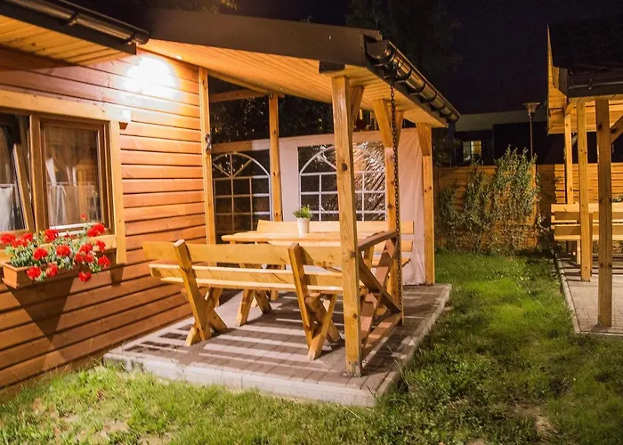 Arena White Houses Okuninka