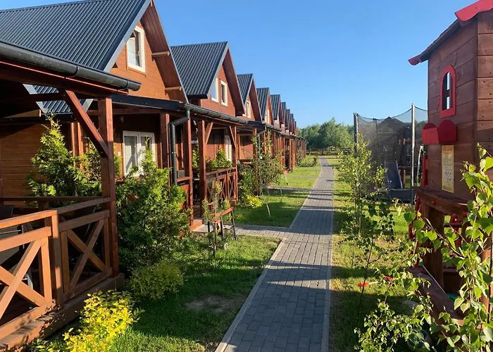 Pod Dębami Wicie- domki drewniane nad morzem