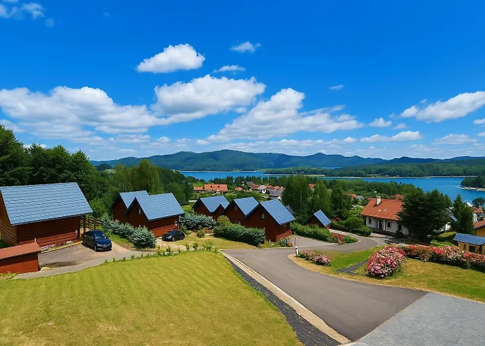 Domki Buena Vista poniżej punktu widokowego w Polańczyku